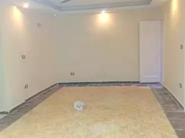 شقق للبيع في شارع الزهور، البيطاش، 100 متر