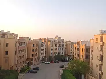 شقق للبيع في شارع الجزيرة، المستثمرين الجنوبية، 200 متر