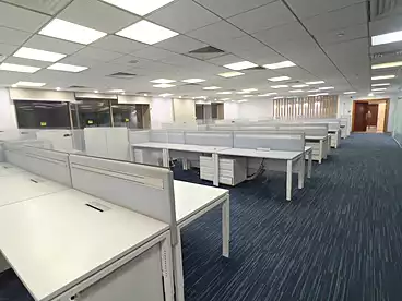 إداري للإيجار في شارع التسعين الشمالي، شارع التسعين، 1200 متر
