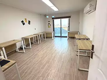 في شارع زهراء المعادي، زهراء المعادي، 210 متر