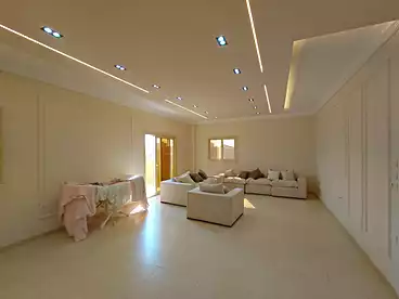شقق للإيجار في شارع عبد الله المسلمي، البنفسج 7، 220 متر