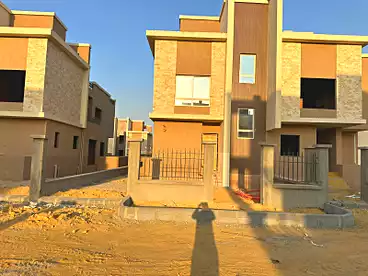 فلل للبيع في وادي النيل، الحزام الأخضر، 355 متر