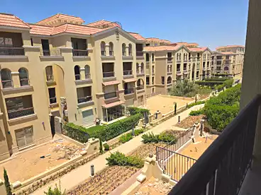 فلل للبيع في كمبوند معادى فيو - المعادي للتنمية والتعمير، كمبوند بمدينة الشروق، 260 متر
