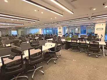 للإيجار في شارع التسعين الجنوبي، شارع التسعين، 1500 متر