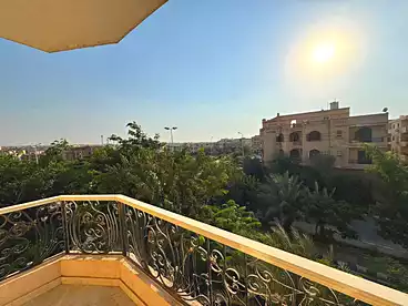 للإيجار في شارع عمر خورشيد، البنفسج 10، 200 متر