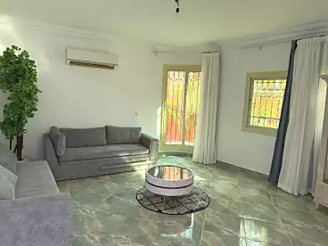 عقارات للإيجار في شارع زيد بن حارثه، جنوب الاكاديميه (أ)، 350 متر