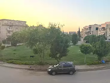 عقارات للإيجار في شارع زيد بن حارثه، جنوب الاكاديميه (أ)، 400 متر