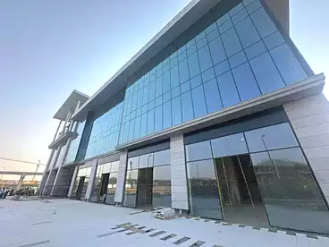 Offices For rent in Golden Gate Mall - Redcon, Compounds in New Cairo, 145 sqm