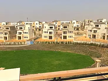 فلل للبيع في سيليستا هيلز - كمبوند أب تاون كايرو، كمبوند أب تاون كايرو - اعمار، 305 متر