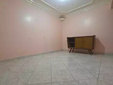 عقارات للإيجار في شارع سيدي كمال، المندرة بحري، 120 متر