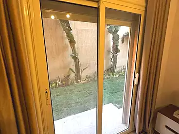 شقق للإيجار في شارع زيد بن حارثه، جنوب الاكاديميه (أ)، 100 متر