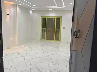 شقق للبيع في شارع سلطان خطاب، اللبيني، 140 متر
