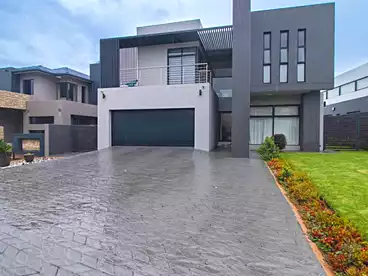 Villas For sale in Creek Town Compound - IL Cazar, Compounds in New Cairo, 600 sqm