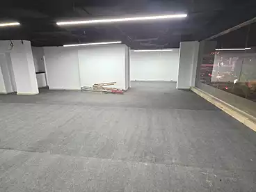Administrative For rent in Southern 90th St., 90th Street, 400 sqm