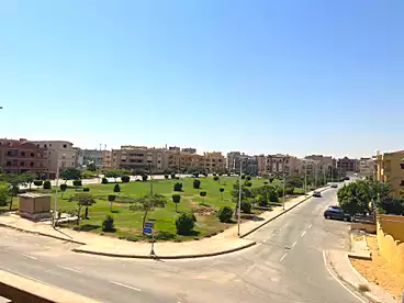 شقق للإيجار في شارع عمر مكرم، النرجس 8، 180 متر