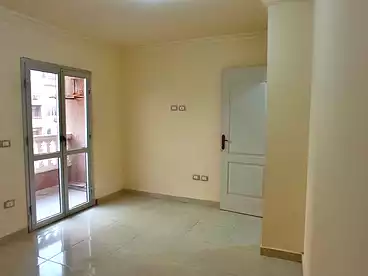 شقق للبيع في شارع منصور، منشية عين حلوان، 100 متر