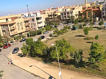 في جنوب الاكاديميه (ز)، جنوب الأكاديمية، 200 متر