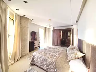شقق مفروشة للبيع في طريق الجيش، المندرة، 220 متر