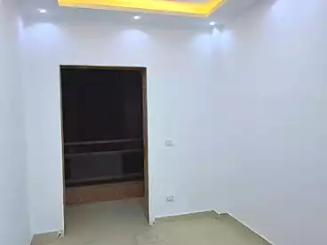 إداري للبيع في محرم بك، الاسكندرية، 115 متر