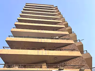 في شارع الملك فيصل، فيصل، 200 متر