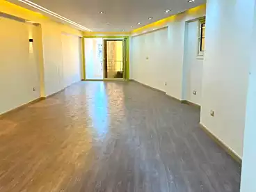 شقق للبيع في شارع محمود العيسوي، ميامي، 160 متر
