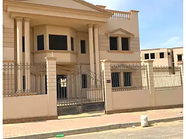 فلل للبيع في كمبوند رويال سيتي - مجموعة البابطين، كمبوند بالشيخ زايد، 630 متر