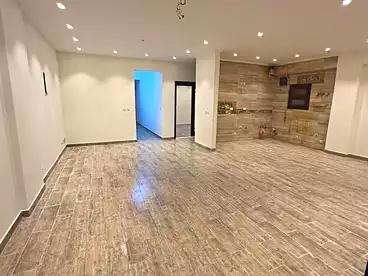 Apartment with Garden For sale in Street 16, Third Neighborhood, 136 sqm