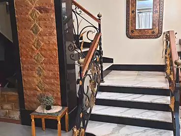 للبيع في شارع سليمان عزبي، النرجس 3، 300 متر