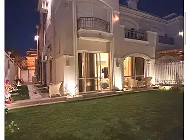 فلل للبيع في كمبوند الباتيو 5 إيست - لافيستا، كمبوند بمدينة الشروق، 295 متر