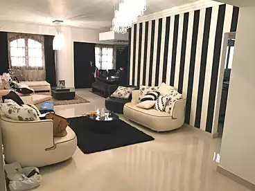 للبيع في شارع محمد صبري ابو علم، النرجس عمارات، 200 متر
