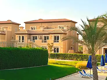 في كمبوند لافيستا سيتى، الحي السكني الرابع - R4، 303 متر