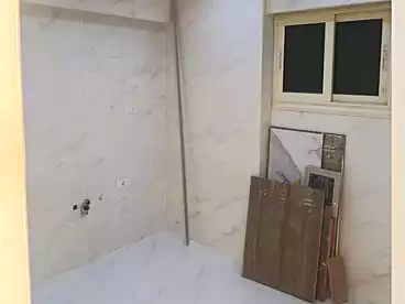 شقق للبيع في شارع عين شمس، البيطاش، 160 متر