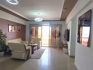 عقارات للإيجار في شارع كارفور الرئيسي، زهراء المعادي، 250 متر