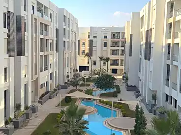 شقق للبيع في كمبوند الجار بريتش ديستريكت، كمبوند بمدينة الشروق، 125 متر