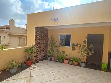 Penthouse For sale in Zaid Ebn Haretha St., South Academy (A), 365 sqm