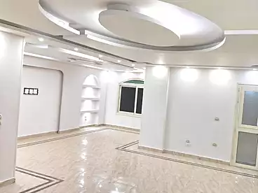 شقق للإيجار في شارع 28، الحي الخامس، 235 متر