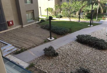 للبيع بسعر لقطه شقه بكمبوند ذا فيلدج التجمع الخامس 