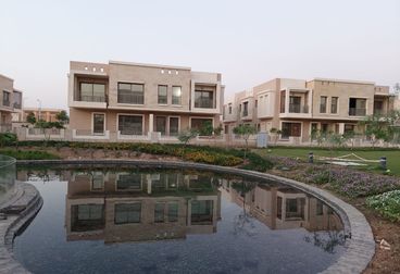 in Sarai Compound with DP 600K S Villa 4BR installments 8Y | Bahary + OPEN View