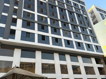 امتلك محل تجاري پاطلاله مباشره على محطه مترو هشام بركات وجانب كارفور