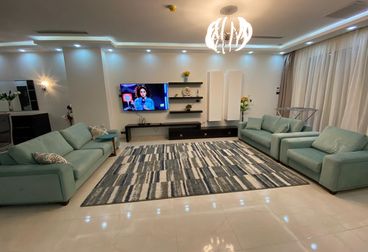 للبيع تاون هاوس ألترا مودرن بيراميدز فيو فى ديستريكت وان نيو جيزة.