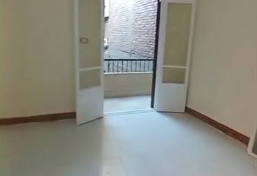 شقه للبيع ممتازة وموقع مميز جدا بين الهرم وفيصل  70 م