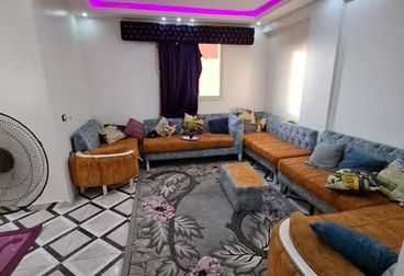 شقه للبيع موقع متميز  بين نفق اللبيني فيصل و الهرم