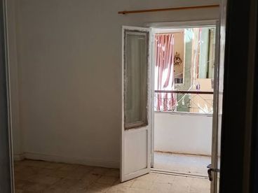 listing-image