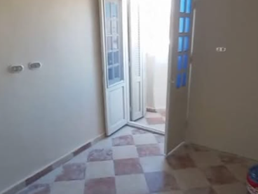 شقه للبيع 100 متر