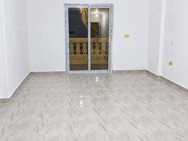 شقه للبيع  شارع إبراهيم الحلواني – بين شارع سهل حمزة وشارع المستشفى 🏡 المساحة: 135م