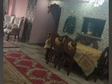 شقة للبيع خطوات لفيصل الرئيسي اول نمرة تعتبر عمومي . في التعاون