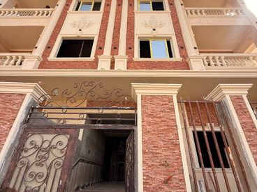 سكني For sale in Taha Hussein St.