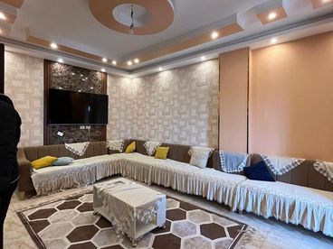 🏠 شقة للبيع – المنطقة الأولي، مدينة 15 مايو 📐 المساحة: 125 م {3 غرف - 2 حمام - وريسبشن - قطعتين}