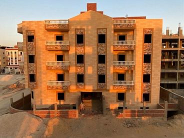 For sale - دوبلكس بحديقة 180 M² Without Finish in Golden Square 