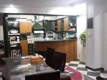 شقه للبيع جانبي من شارع العشرين وشارع السبع ونص 110م